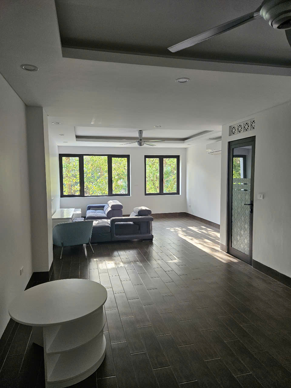 Nhà phố 100m2, full đồ bên khu hảo nguyên Ecopark cần cho thuê 2