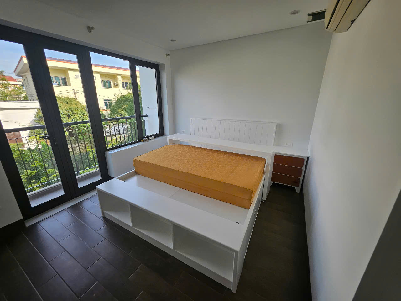 Nhà phố 100m2, full đồ bên khu hảo nguyên Ecopark cần cho thuê 4