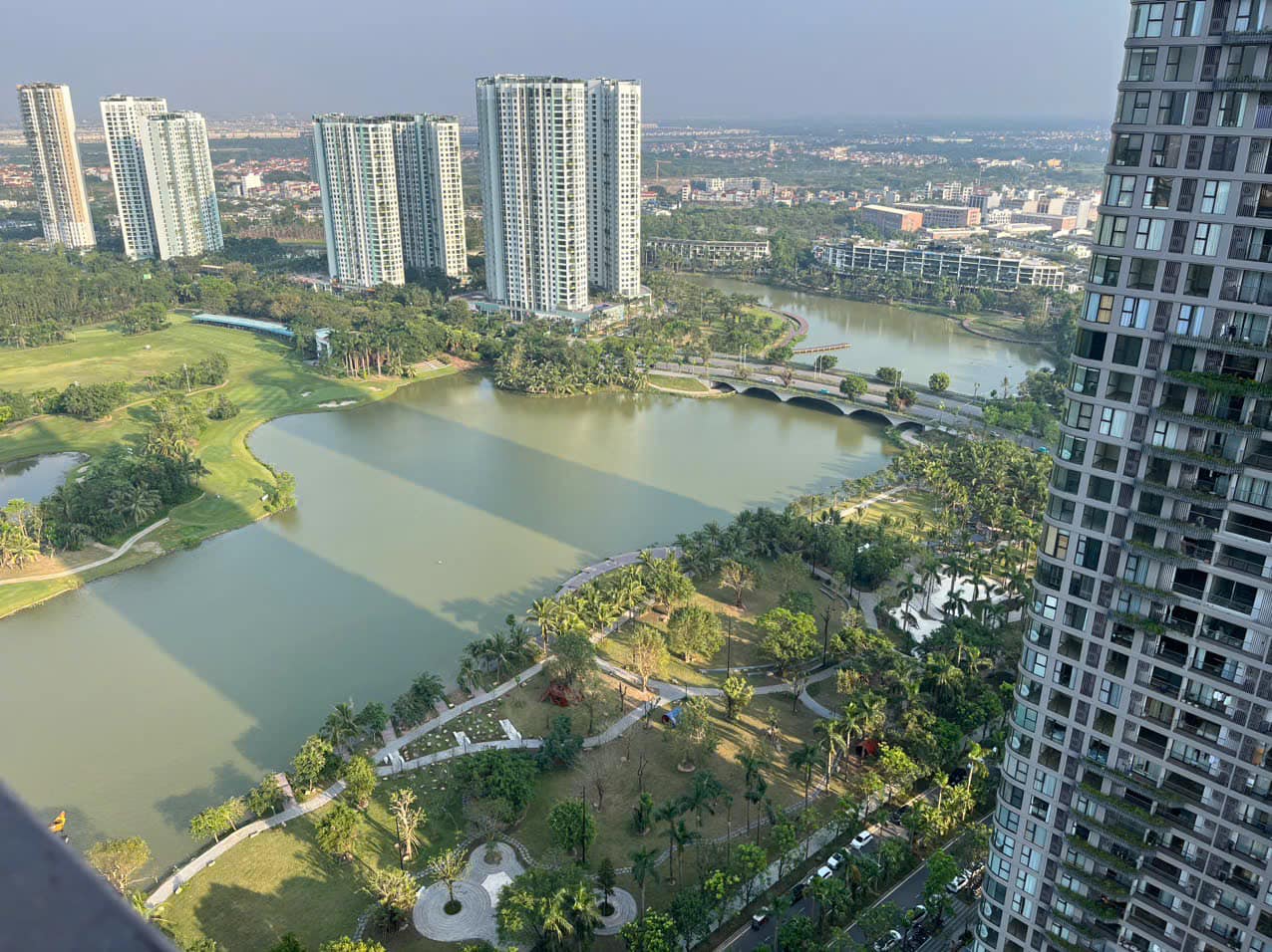 Bán căn hộ 2 phòng ngủ tại R2 Onsen , view hồ Thiên Nga