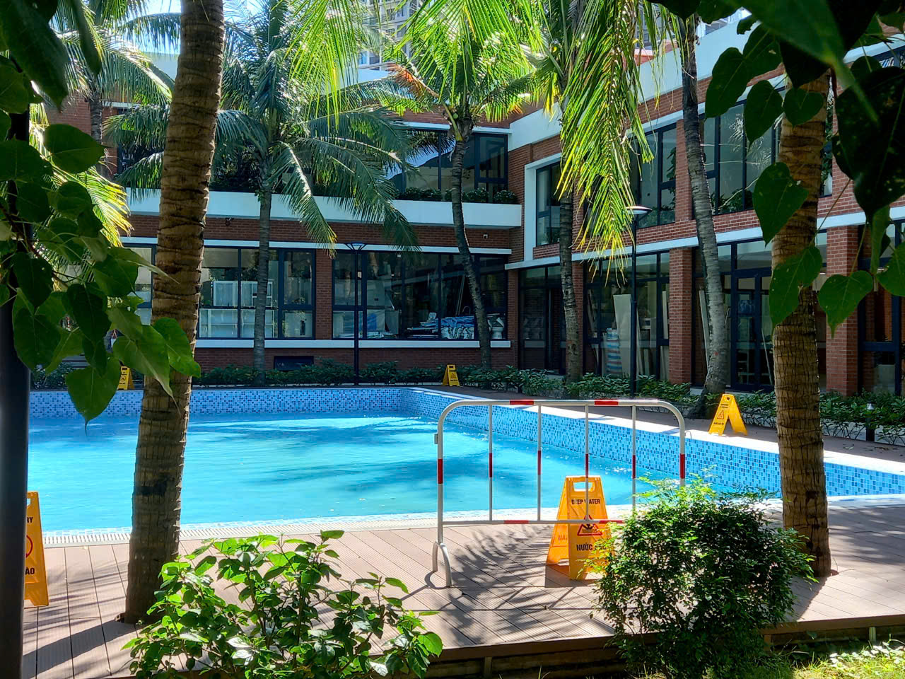 Bán căn nhà liền kề, hiện trang thô bên khu vạn tuế Ecopark