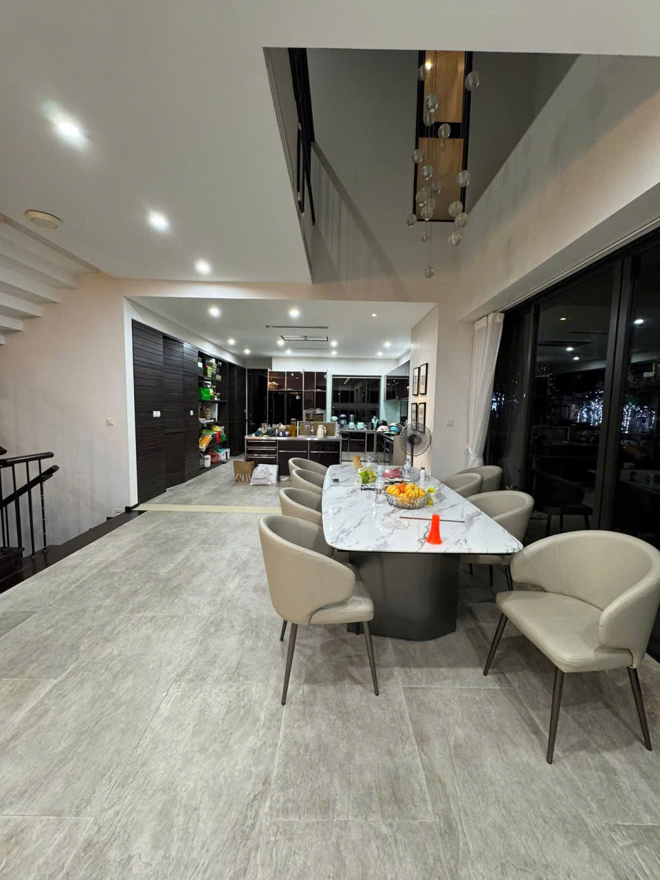 Biệt thự đơn lập, full đồ cao cấp bên Vinhomes Riverside Long Biên cần cho thuê