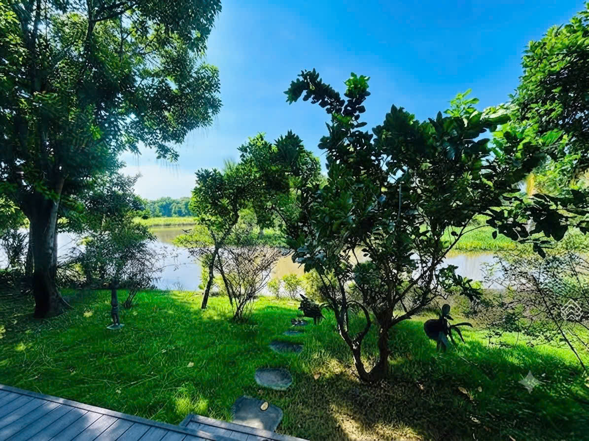 Biệt Thự Đơn Lập Ven Sông Park River Ecopark 330m2 - Sân Vườn Rộng, 5 Phòng Ngủ, Full Nội Thất Đẳng Cấp Cho Thuê