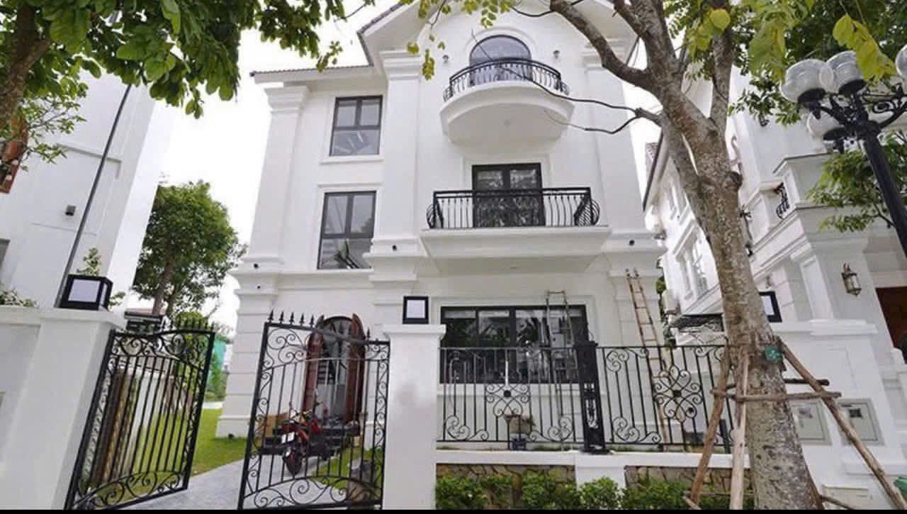 Biệt thự Đơn Lập Vinhomes Riverside 4 phòng ngủ, đủ đồ, có view sông cần cho thuê