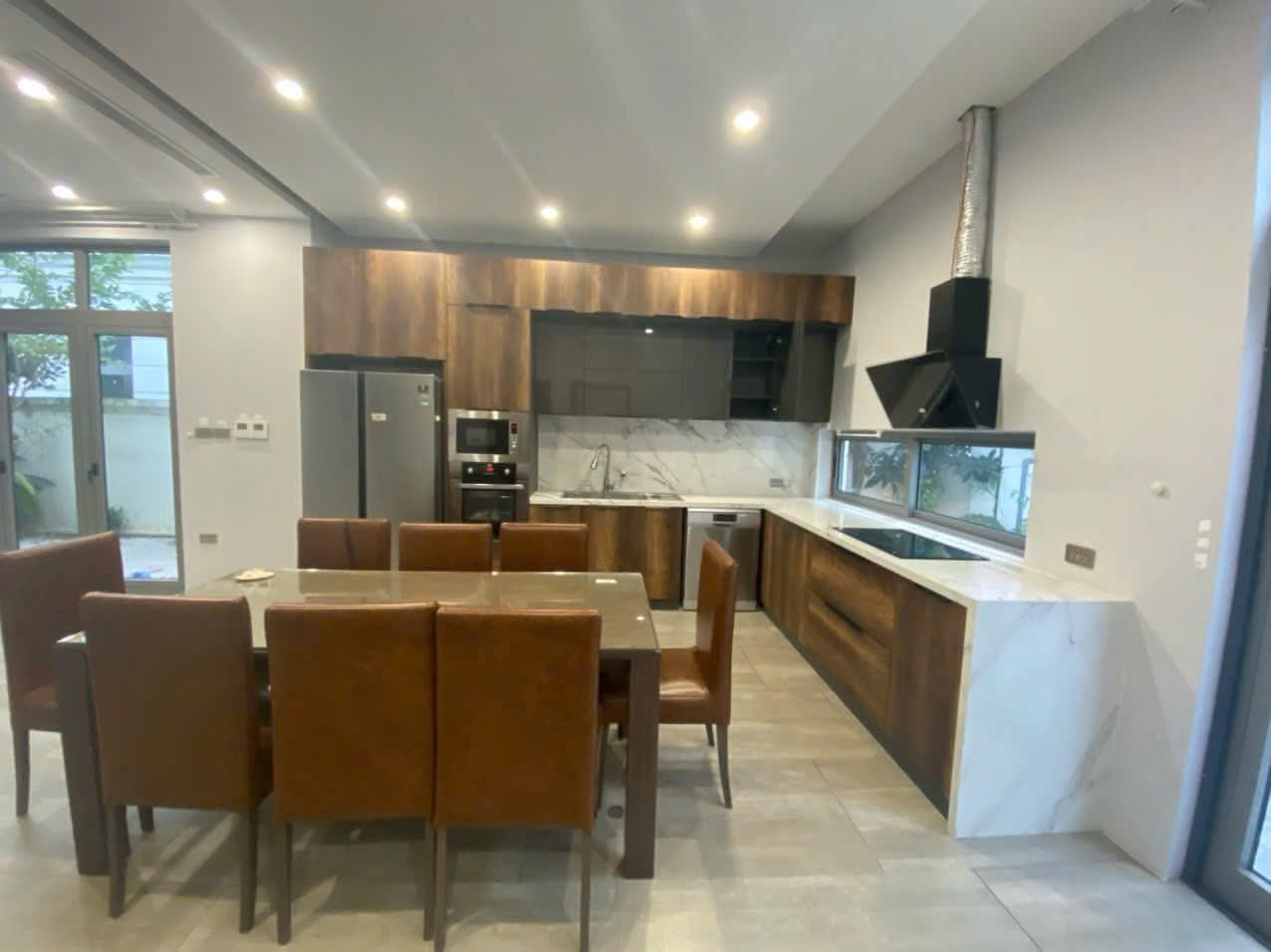 Biệt thự song lập 4 phòng ngủ, đủ đồ Vinhomes Riverside The hamony cần cho thuê