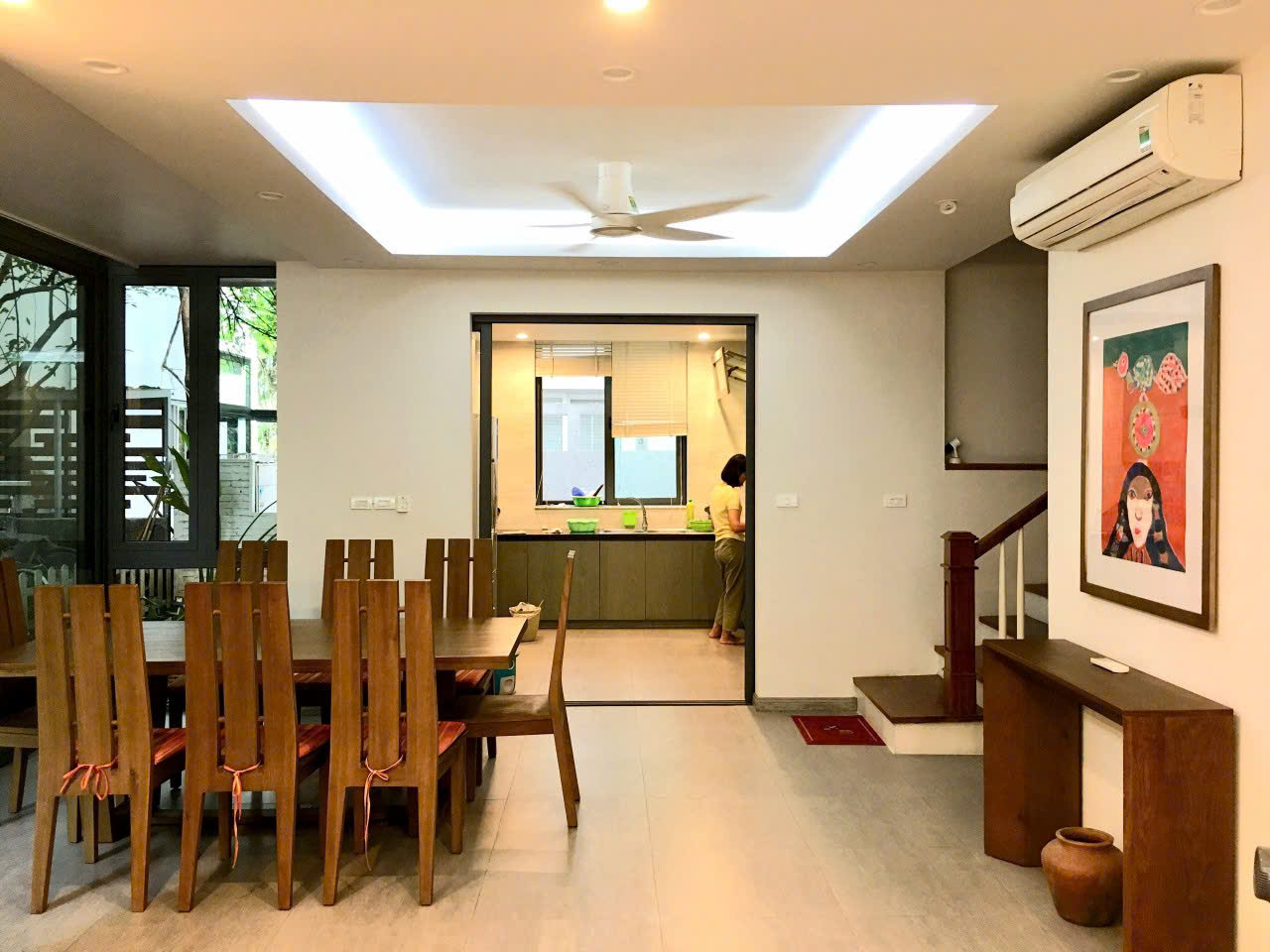 Căn Biệt thự song lập 165m2,3 phòng ngủ,đủ đồ đẹp bên Vườn Tùng Ecopark cho thuê