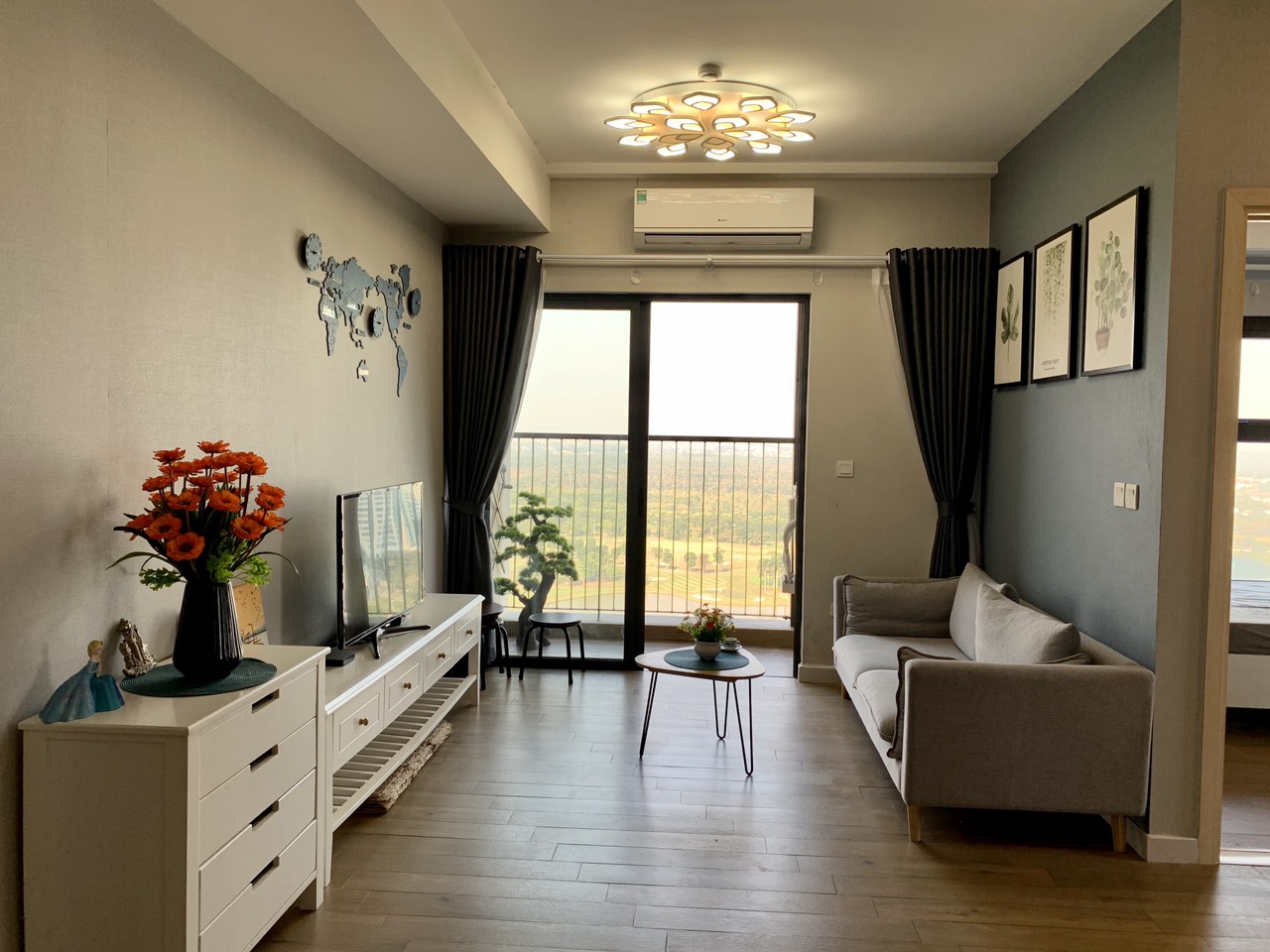 Cần cho thuê căn hộ tầng cao tòa A Westbay view hồ Thiên Nga