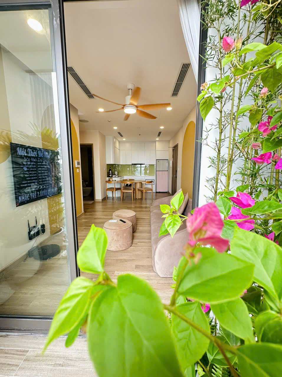 Căn hộ 2 phòng ngủ, full đồ cao cấp bên tòa Haven Park Ecopark cho thuê