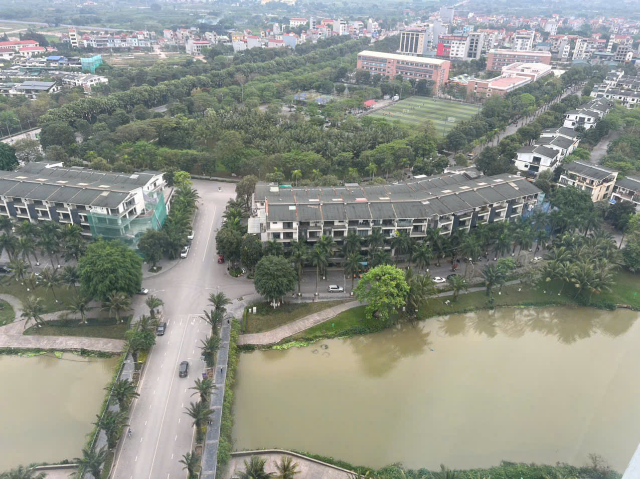 Căn Hộ 3 Phòng Ngủ, View Hồ, Full Đồ, Giá Rẻ Tòa Lake 2 Khu Aquabay Ecopark Cần Cho Thuê