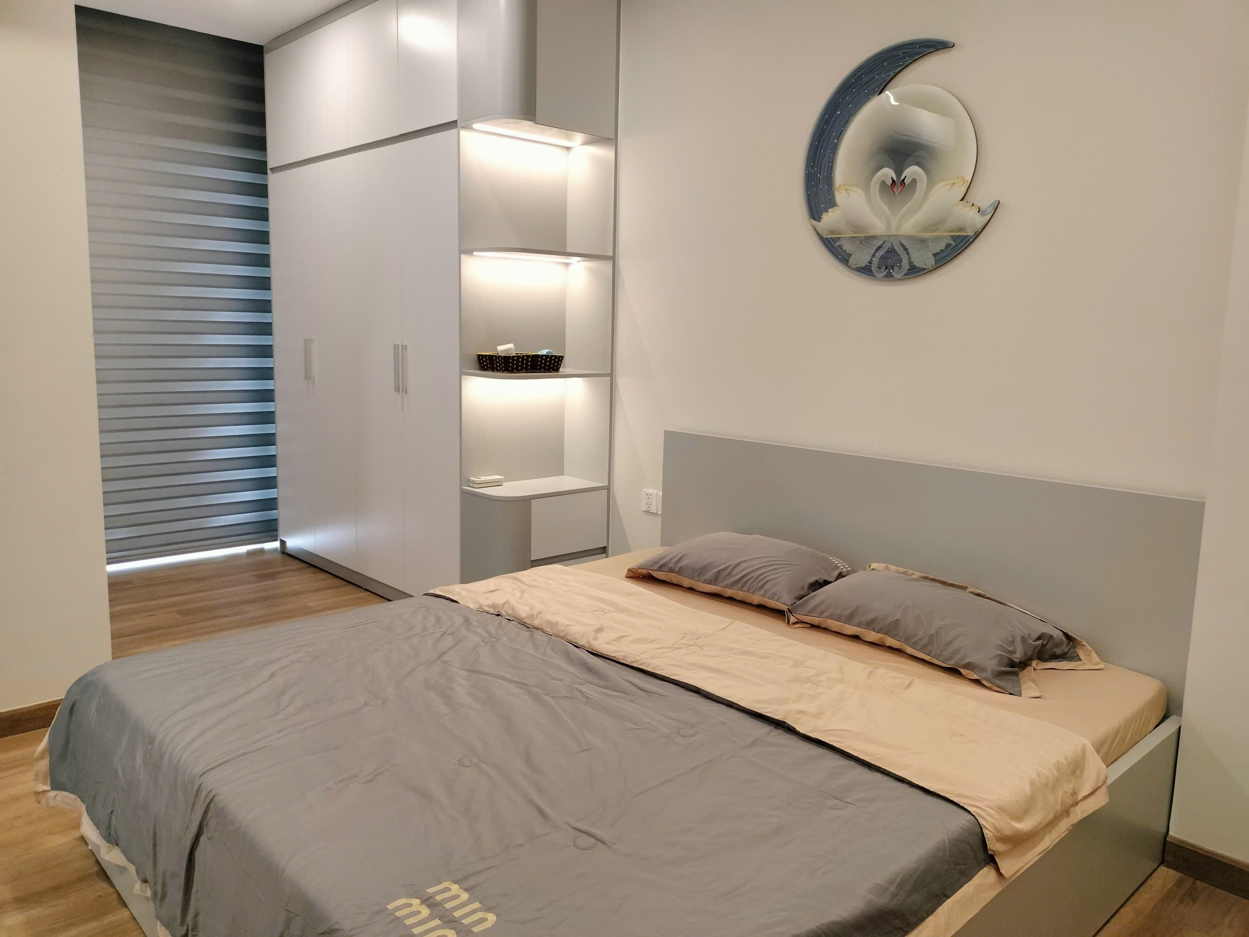 căn hộ 68m2,2 phòng ngủ đủ đồ, view hồ thiên Nga tòa R2 Onsen Ecopaek cho thuê