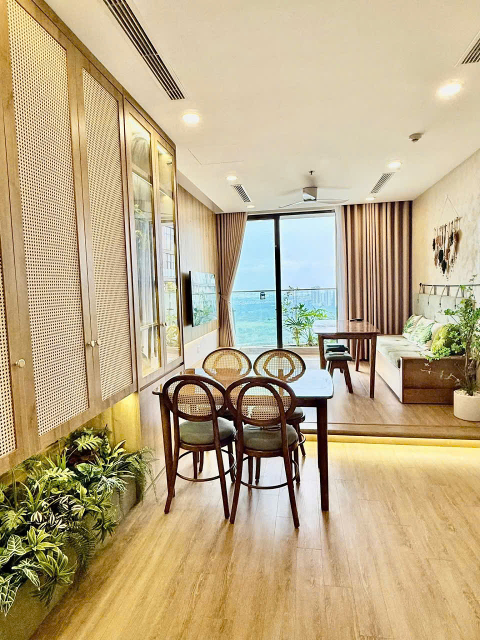 Căn hộ 78m2,2 phòng ngủ, đầy đủ đồ tòa Solforest Ecopark cần bán