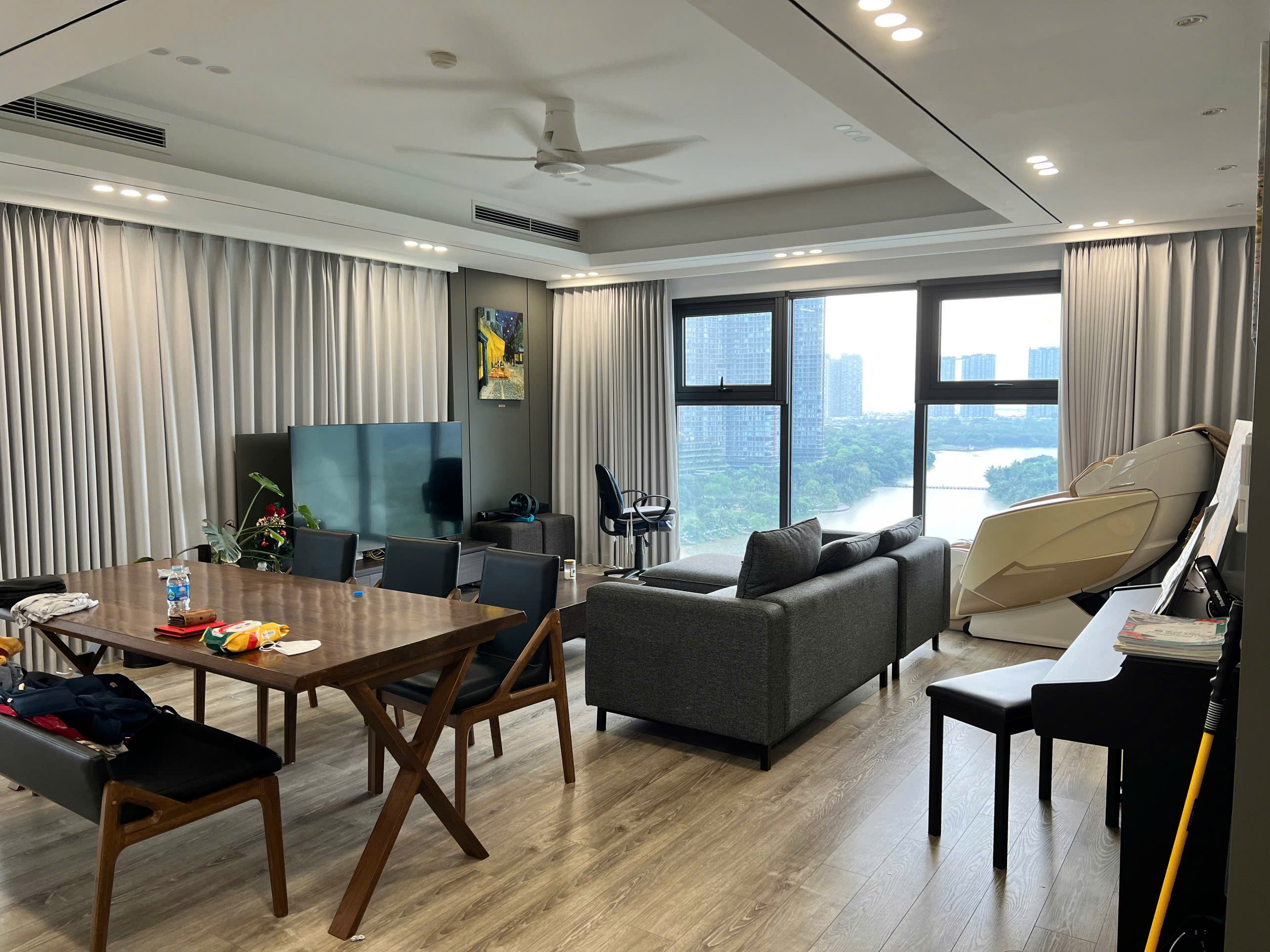 Căn hộ đầy đủ nội thất đẹp bên tòa Lake 1 Ecopark cho thuê