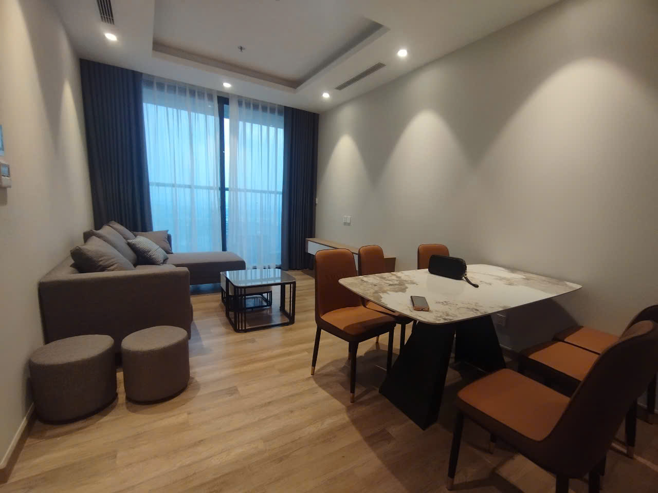 Chính chủ cho thuê Căn Hộ tòa L2 The Landmark 3PN, full nội thất, tầng cao, giá tốt 18 triệu/tháng