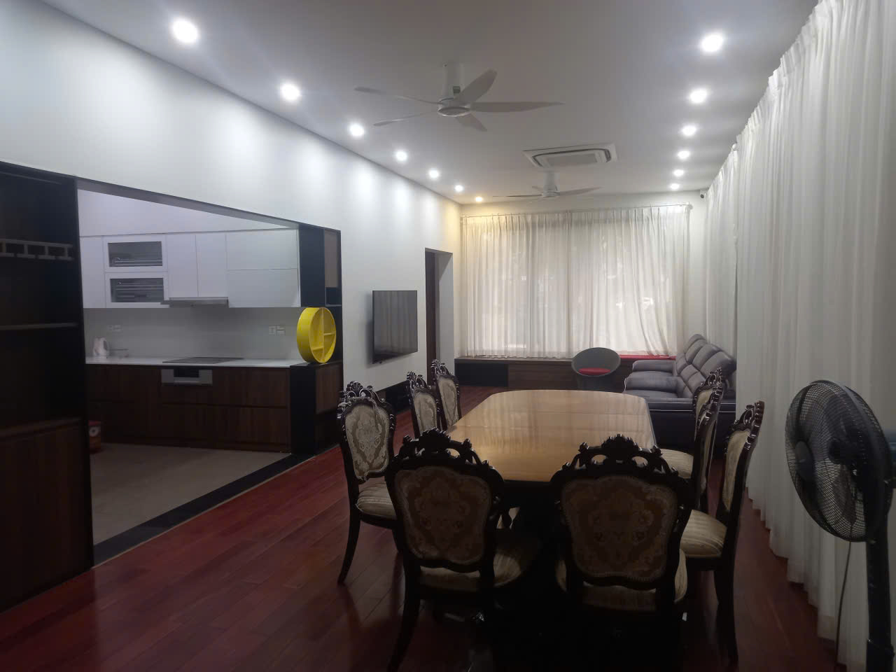 CHO THUÊ BIỆT THỰ MARINA ECOPARK – 4PN FULL ĐỒ – GIÁ CỰC TỐT!