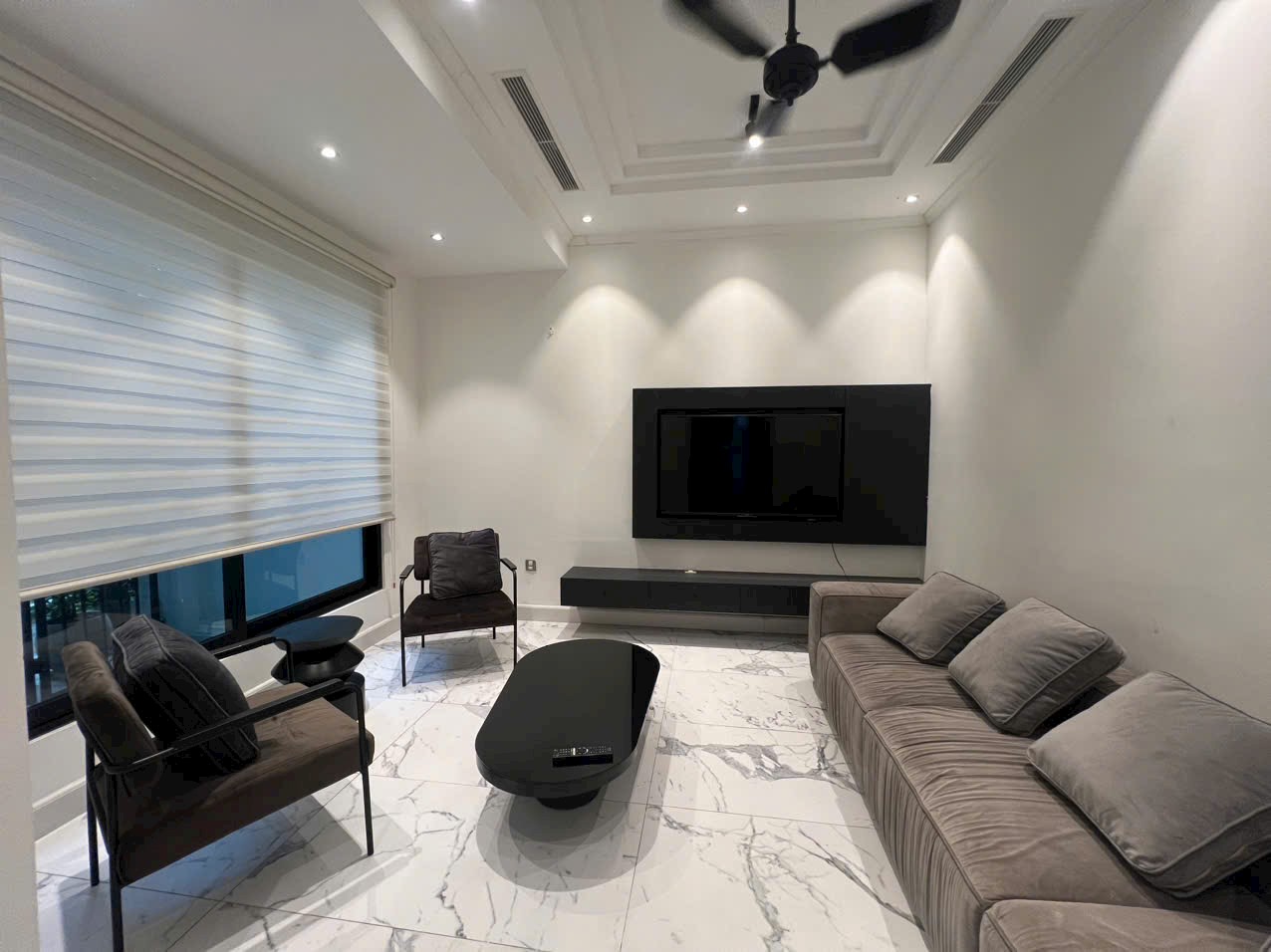 CHO THUÊ BIỆT THỰ SONG LẬP VINHOMES OCEAN PARK 1 – CÓ THANG MÁY – 4 PHÒNG NGỦ FULL ĐỒ