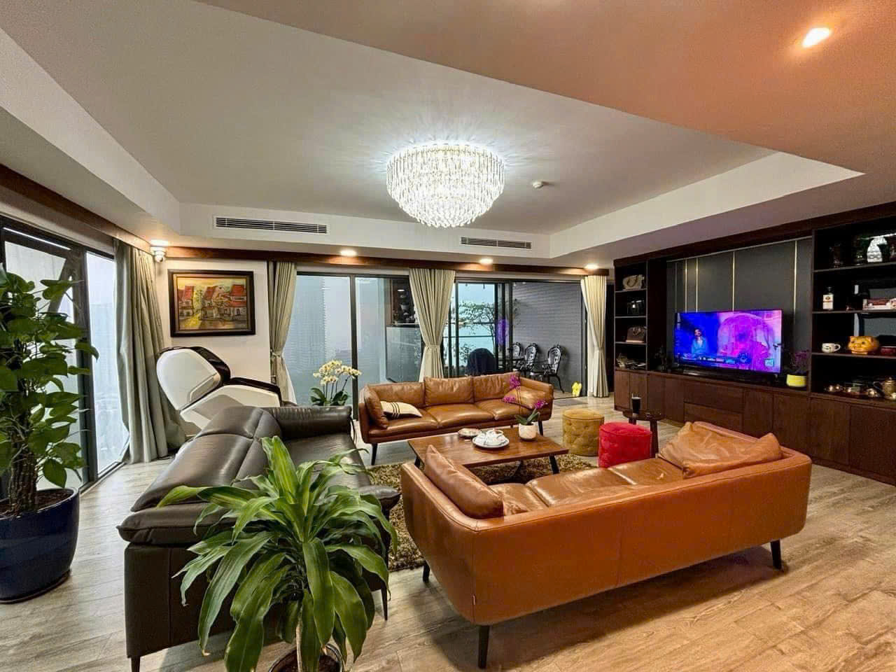 Cho thuê Căn hộ 158m2 , 3pn, 3vs, đầy đủ đồ bên tòa lake2 Ecopark. Giá thuê 25 tr