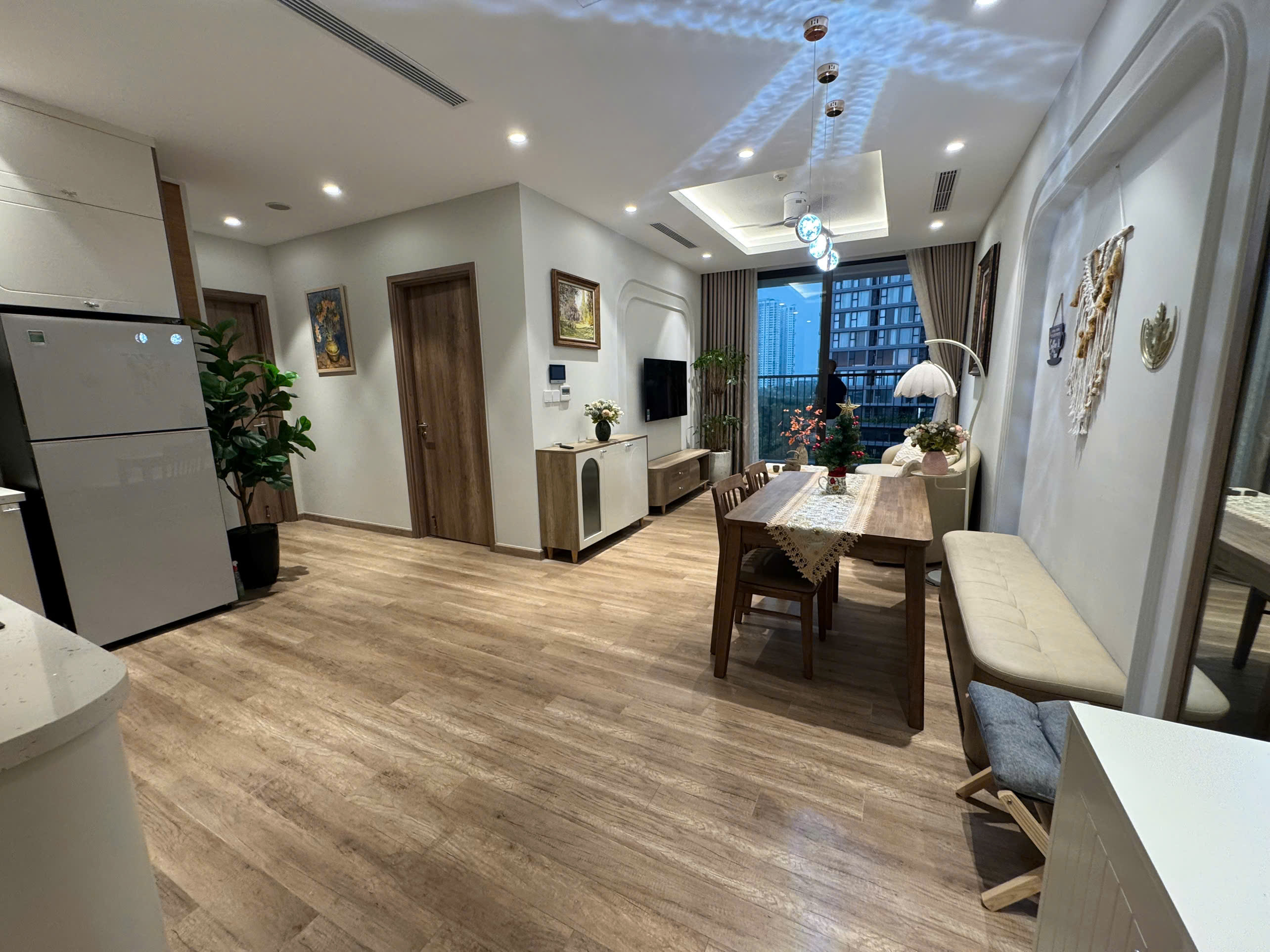 CHO THUÊ CĂN HỘ 2 PHÒNG NGỦ CAO CẤP – FULL ĐỒ ĐẸP – TÒA L2 THE LANDMARK ECOPARK