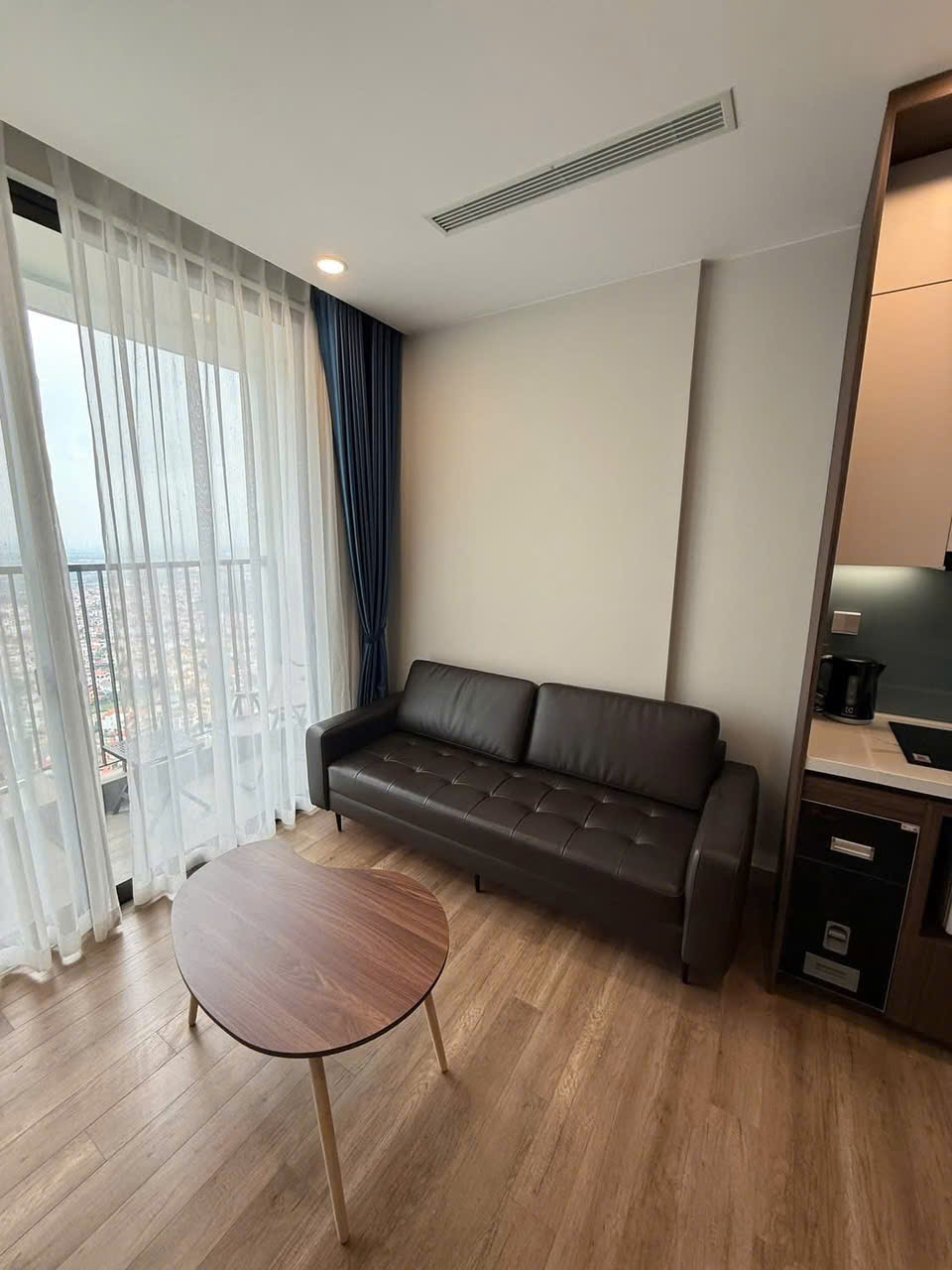 CHO THUÊ CĂN HỘ 2 PHÒNG NGỦ ĐỦ ĐỒ ĐẸP TẠI TÒA S1 SKY OASIS ECOPARK - 68M2