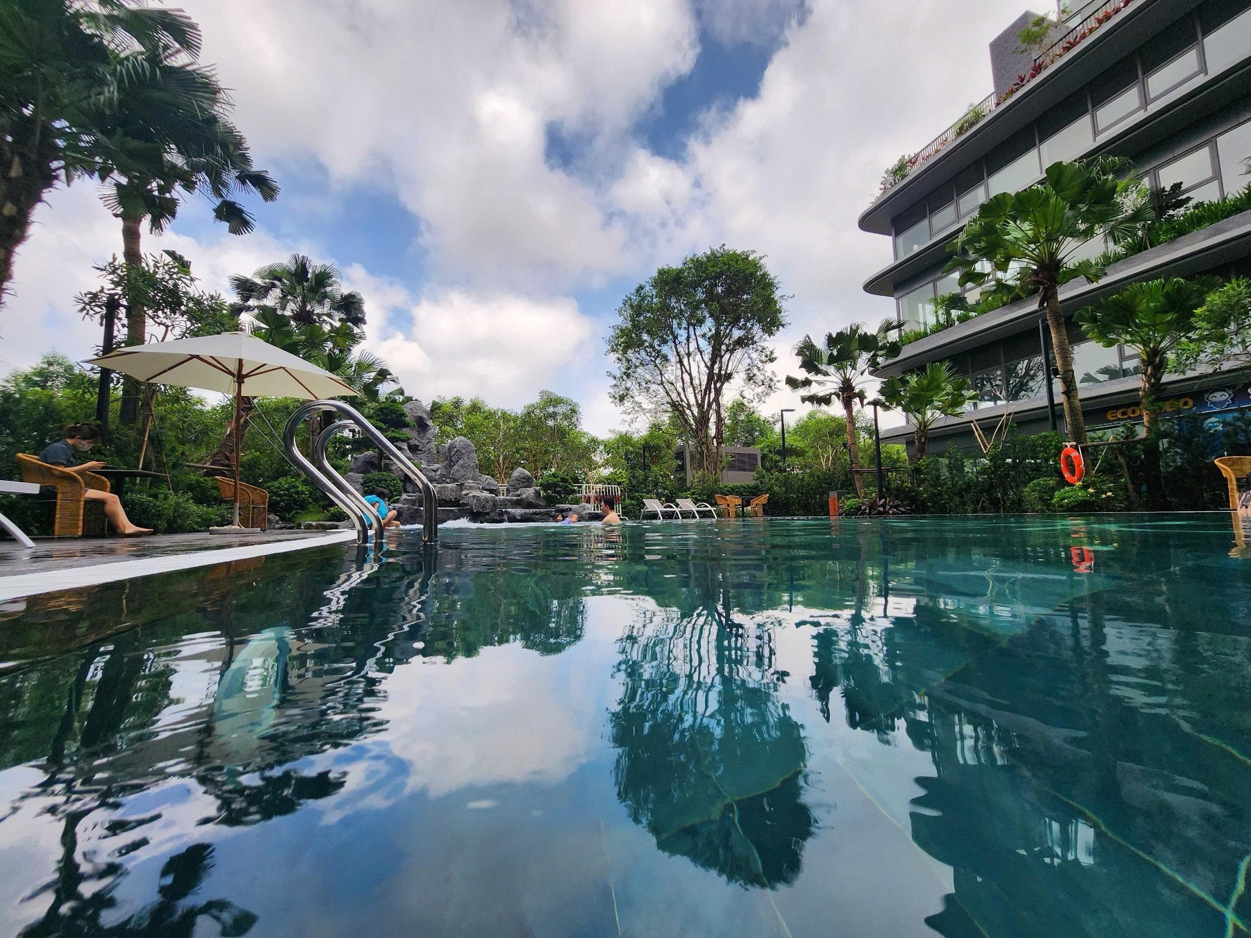 [CHO THUÊ] CĂN HỘ 2PN VIEW BỂ BƠI 