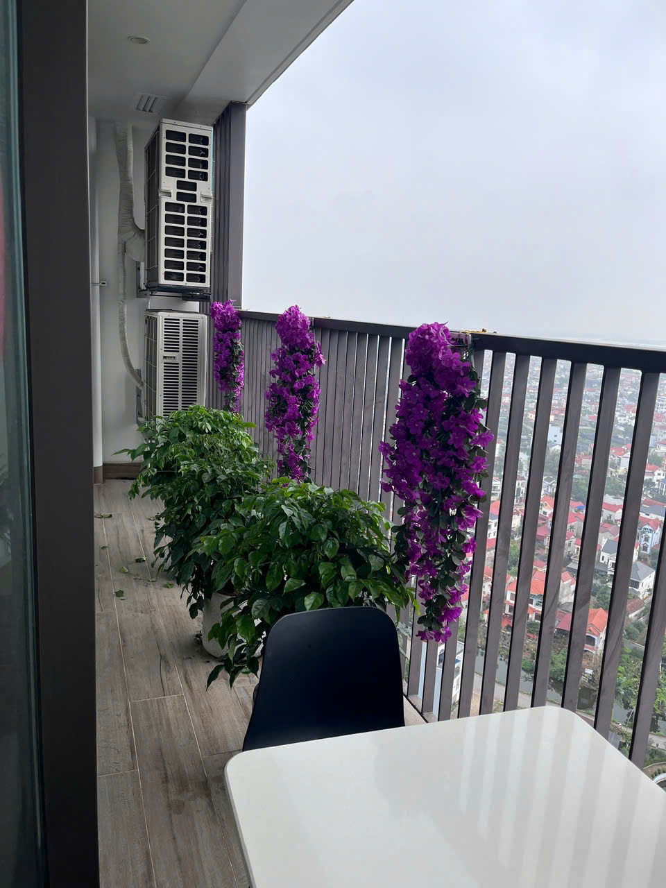 Cho Thuê Căn Hộ 3 Phòng Ngủ Tòa L1 The Landmark Ecopark - Tầng Cao, View Thoáng, Full Đồ, Giá Tốt