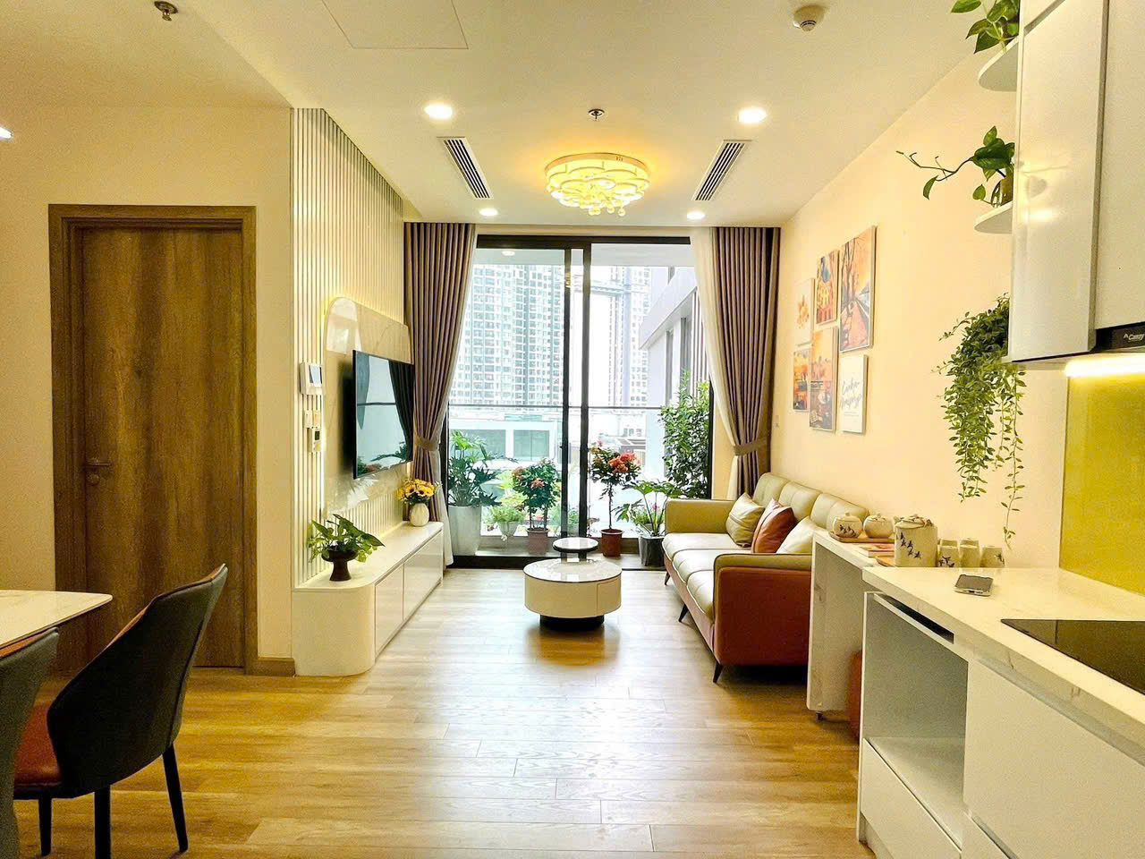 cho thuê căn hộ 58m2, 2 phòng ngủ, full đồ bên tòa solfores 1 Ecopark