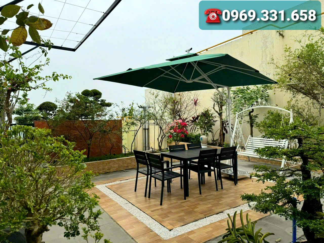cho thuê căn hộ Penhouse 3 phòng ngủ,đủ đồ có sân vườn rộng bên Rựng cọ ecopark