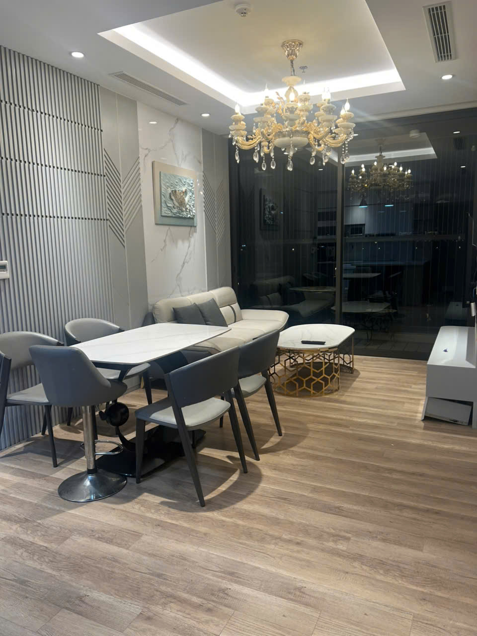 Cho Thuê Căn Hộ Tầng Thấp Tòa Landmark Ecopark - 94m², 3PN, View Hồ Tuyệt Đẹp