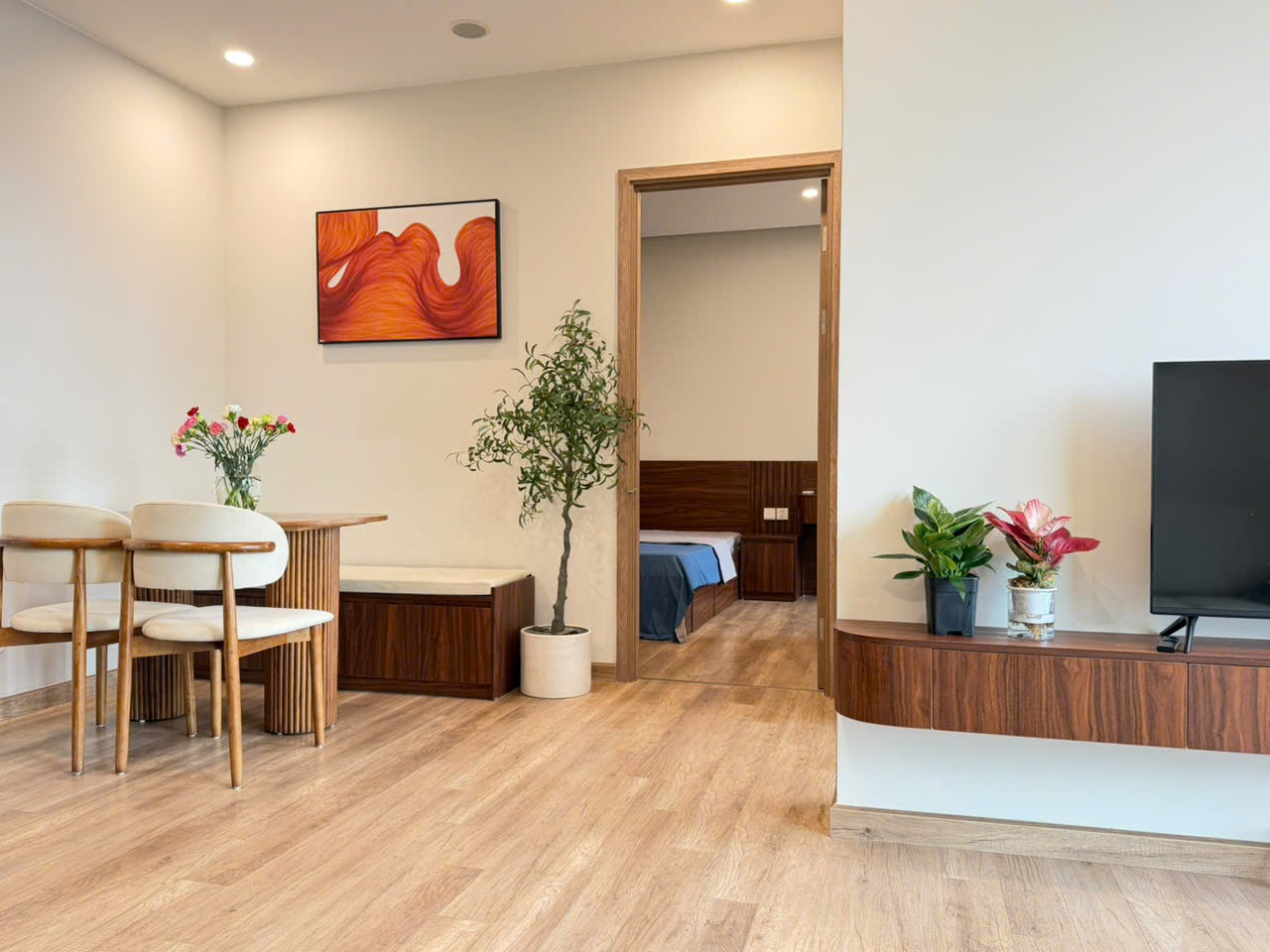 Cho Thuê Căn Hộ Tầng Trung Tòa R1 Swanlake Onsen Ecopark – 67m² 2PN Full Đồ Đẹp
