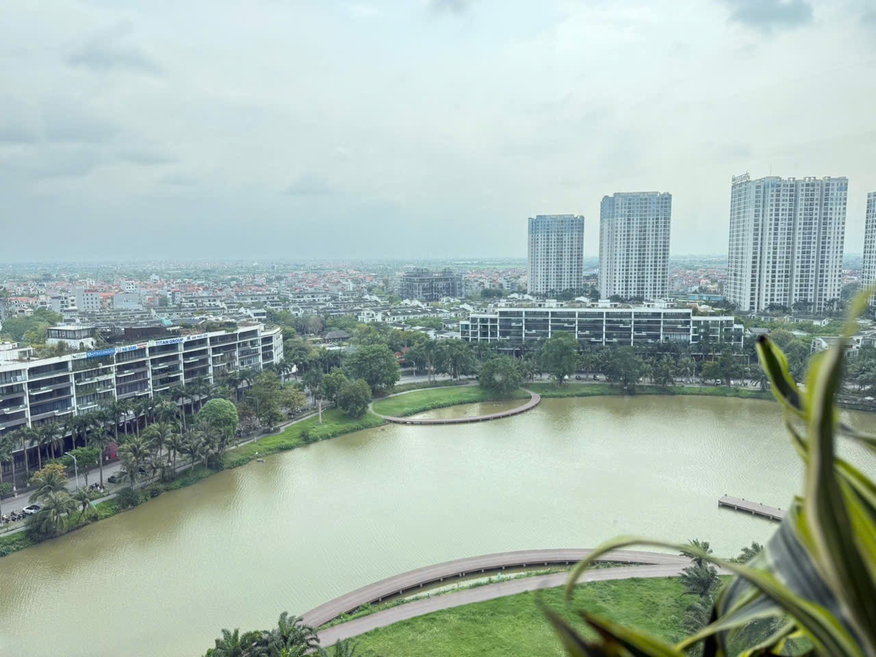 Cho thuê căn hộ tòa Lake 1 3 phòng ngủ 3 vệ sinh 158m