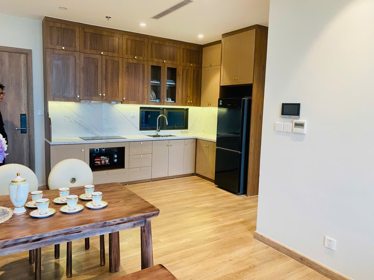 Cho Thuê Nhanh Căn Hộ 3 Phòng Ngủ Đầy Đủ Nội Thất Tòa L2 The Landmark Ecopark