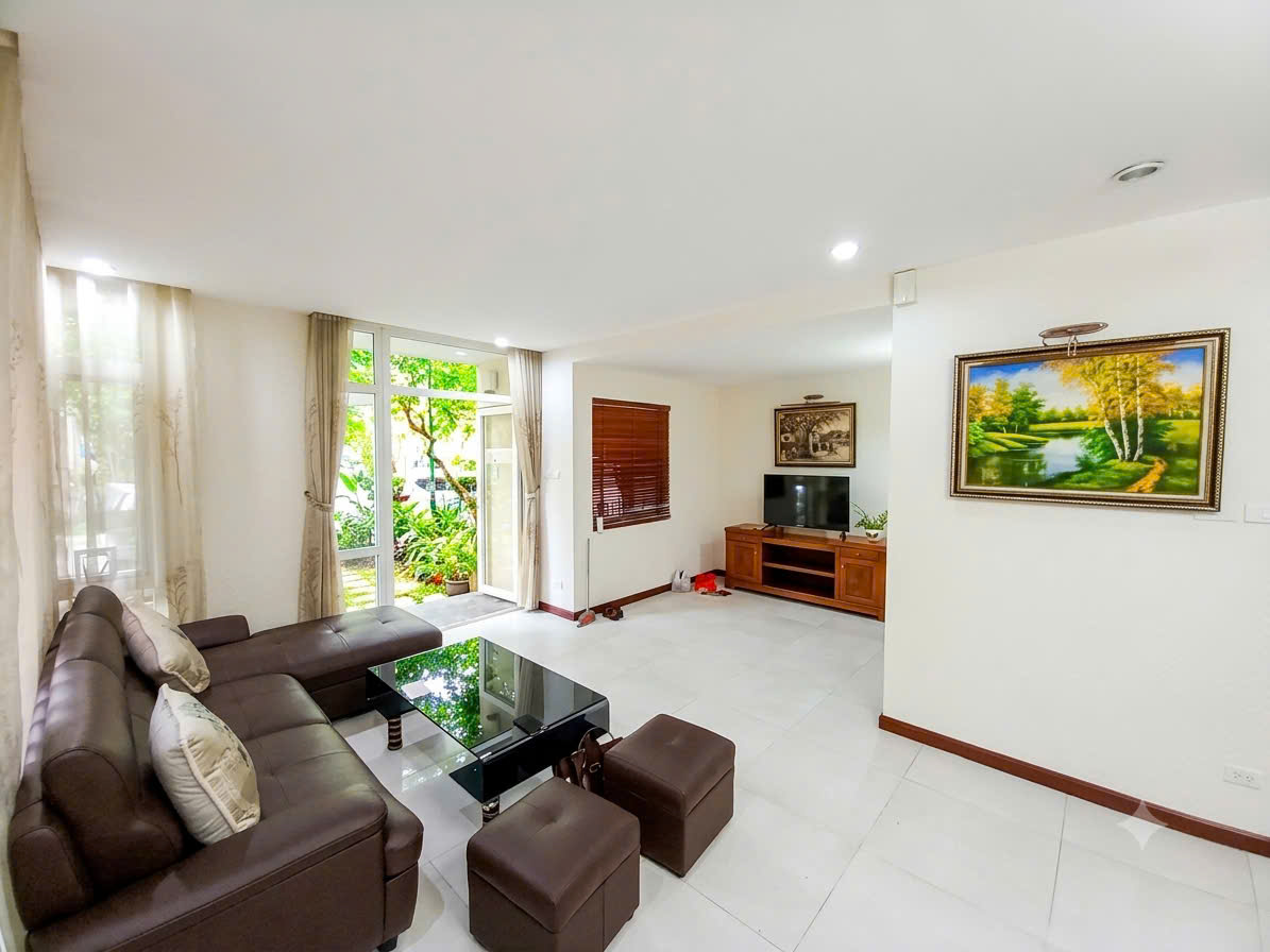 Luxury 162sqm Semi-Detached Villa for Rent in Vuon Tung Ecopark, Best Market Price