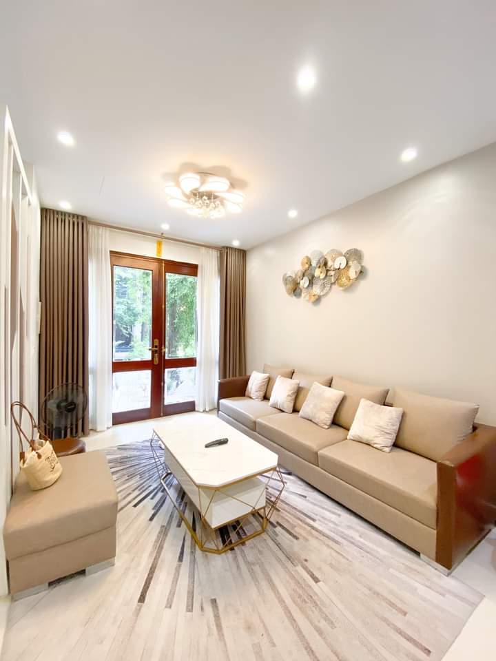 Luxury 5-Bedroom Townhouse for Rent in Park River, Ecopark – Fully Furnished, Prime Location & Best Price