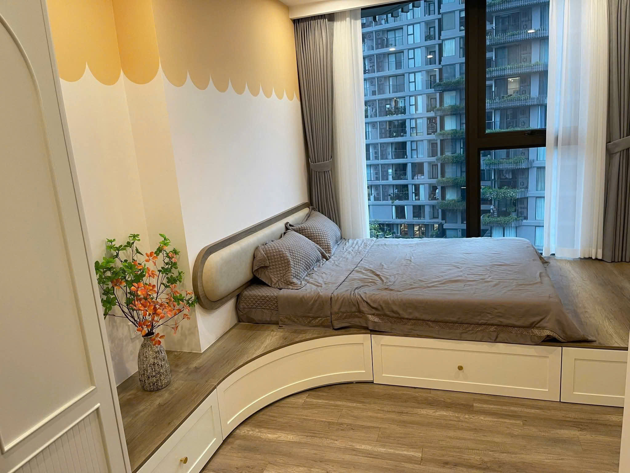 [TẦNG TRUNG CỰC ĐẸP] CHO THUÊ CĂN 3PN FULL ĐỒ TÒA R2 SWANLAKE ONSEN ECOPARK